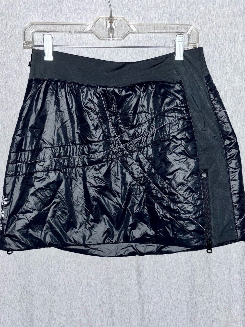 Swix Femme Black Quilted Insulated Nordic Ski Mini Skirt Snowflake Embroidered